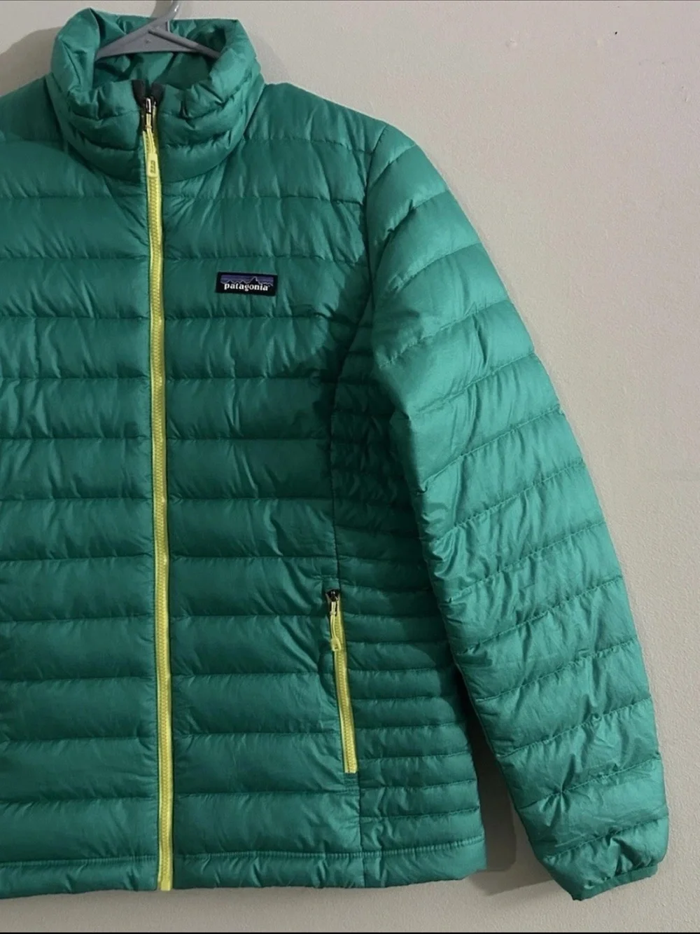 Patagonia Women’s Medium Goose Down Full Zip Puffer Sweater Jacket Emerald Green - Picture 6 of 12